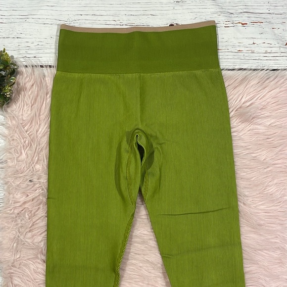 NWT Outdoor Voices Green Apple Seamless Rib 7/8 Leggings - Picture 6 of 10